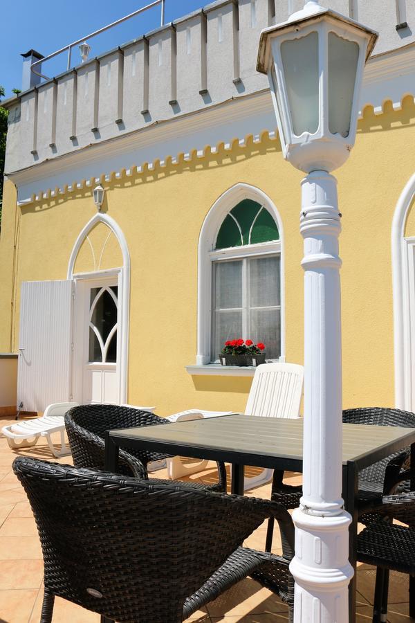 Sir David Balaton Castle Apartmanok بالاتونزيبيد المظهر الخارجي الصورة