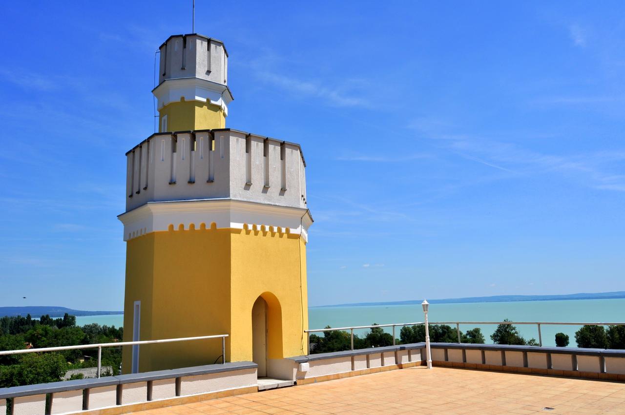 Sir David Balaton Castle Apartmanok بالاتونزيبيد المظهر الخارجي الصورة
