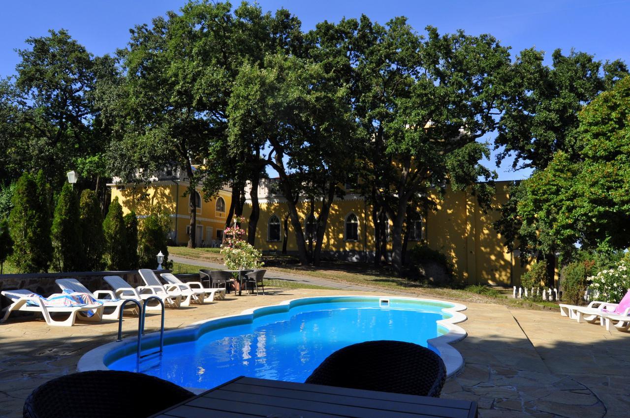 Sir David Balaton Castle Apartmanok بالاتونزيبيد المظهر الخارجي الصورة